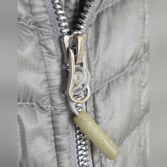 The North Face ThermoBall Eco Puffer Jacket – Meld Grey – Size Small – EUC - Picture 4 of 7